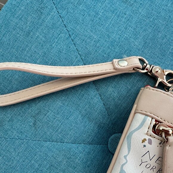 Spartina 449 Northeastern Harbors Scout Wristlet - Picture 8 of 10